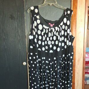 SLEEVELESS WOMEN'S LONG PLUS SIZE DRESS - 26/28 WOMAN WITHIN (4X)